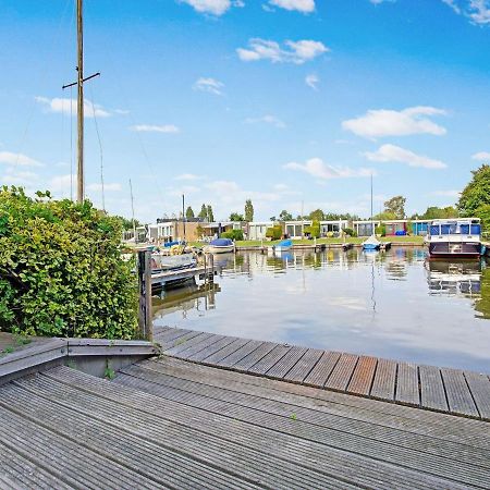 Waterfront Holiday Home With Jetty Boornzwaag over de Wielen 外观 照片