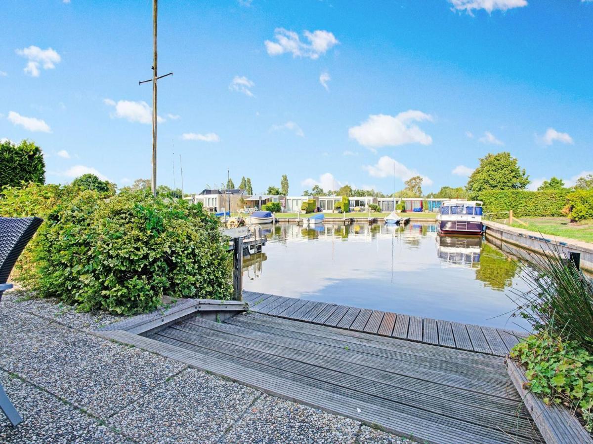Waterfront Holiday Home With Jetty Boornzwaag over de Wielen 外观 照片
