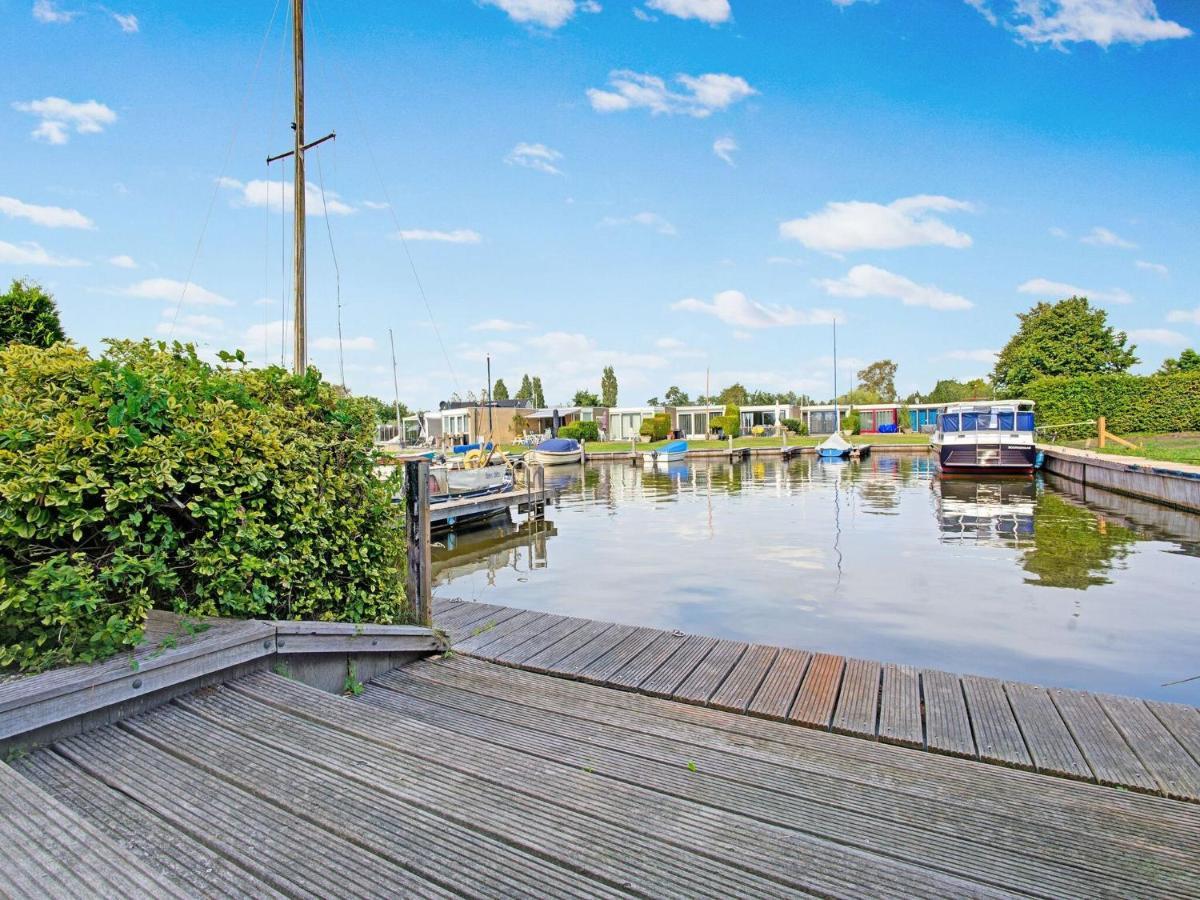 Waterfront Holiday Home With Jetty Boornzwaag over de Wielen 外观 照片